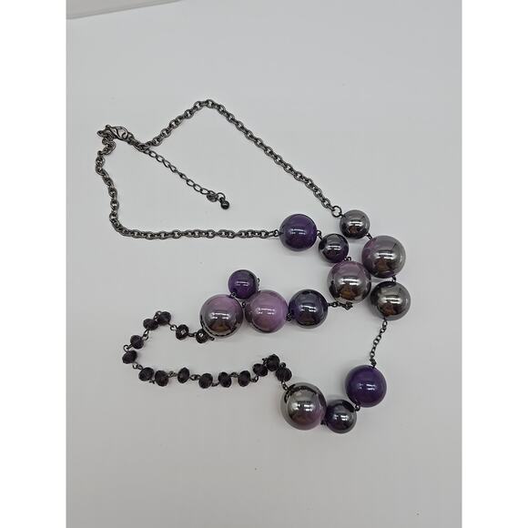 Chunky Purple Ombre Metallic Sheen and Facetted Beaded 36" Chain Necklace - Picture 9 of 9